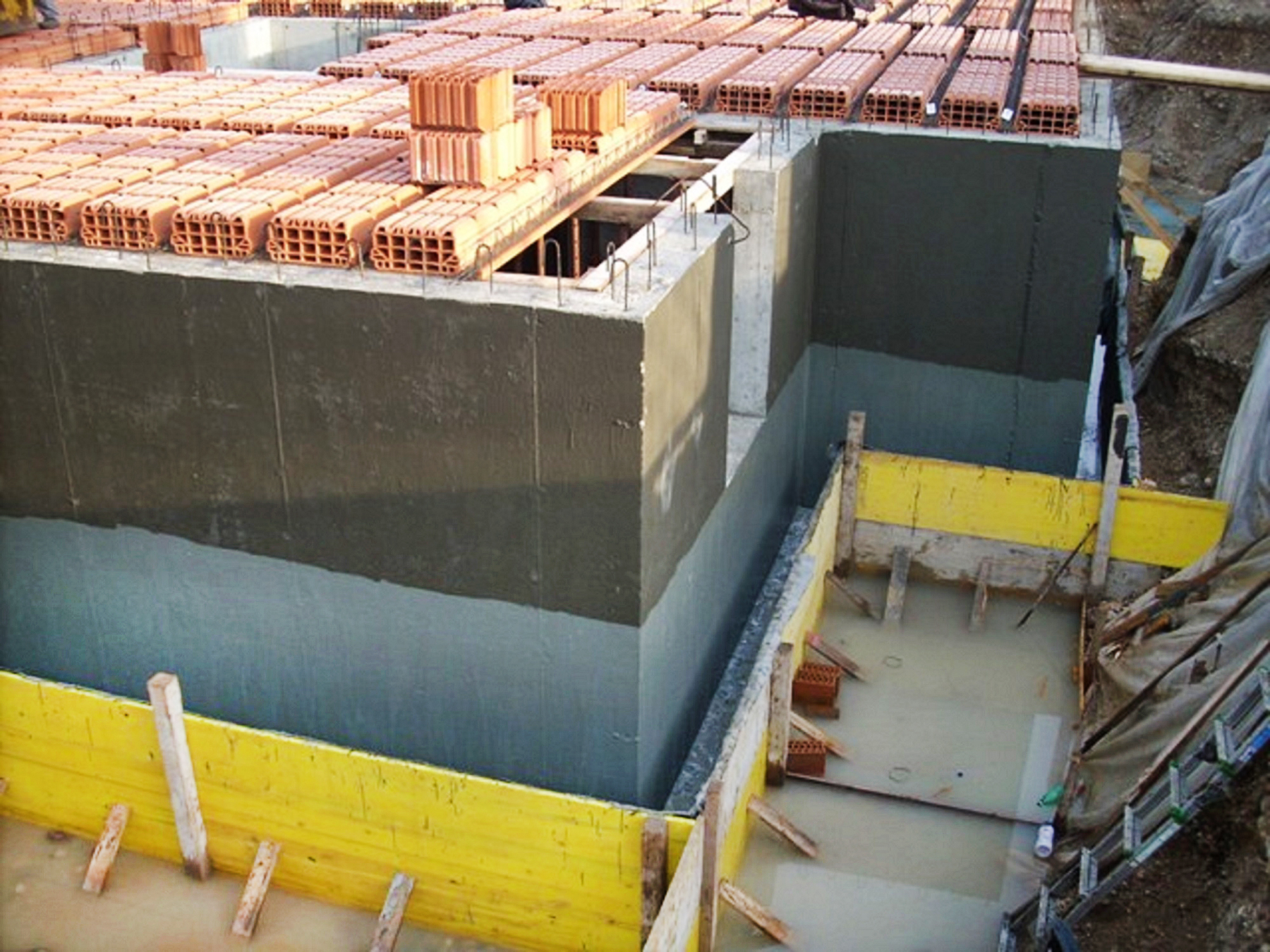Ediltermacustica impermeabilizzazioni pareti verticali con guaina liquida